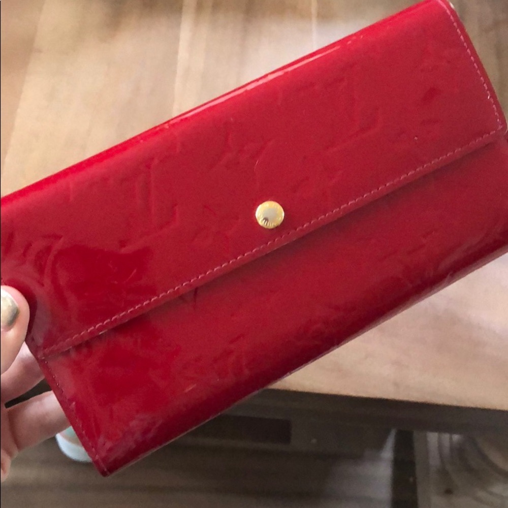 Red Louis Vuitton monogram Vernis wallet